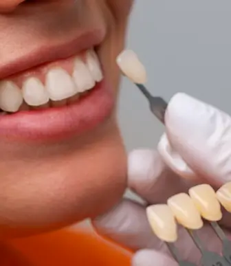 close-up-dentist-instruments